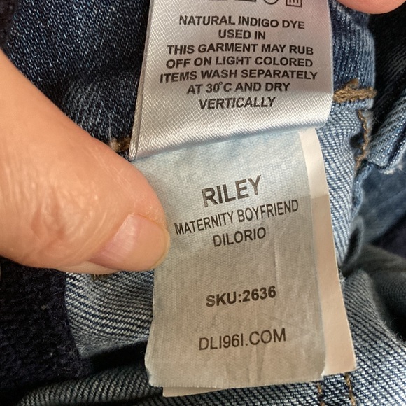 DL1961 Riley Maternity Boyfriend Jeans, Distressed Look,Size 29 Stretch Mid-Rise - Picture 9 of 10